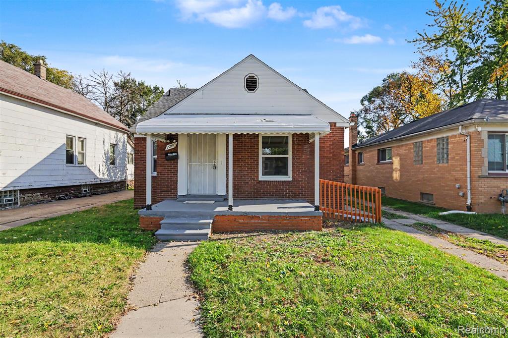 7260 Montrose Street — photo