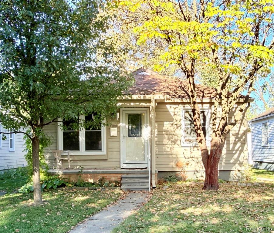 23030 Cleveland Street — photo