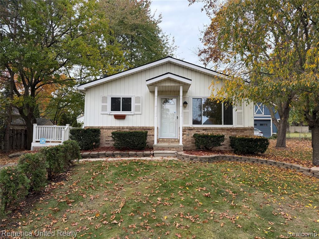 5096 Walker Drive — photo
