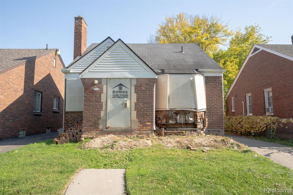 16752 Rutherford Street — photo