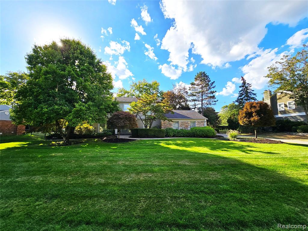 4627 Hedgewood Drive — photo