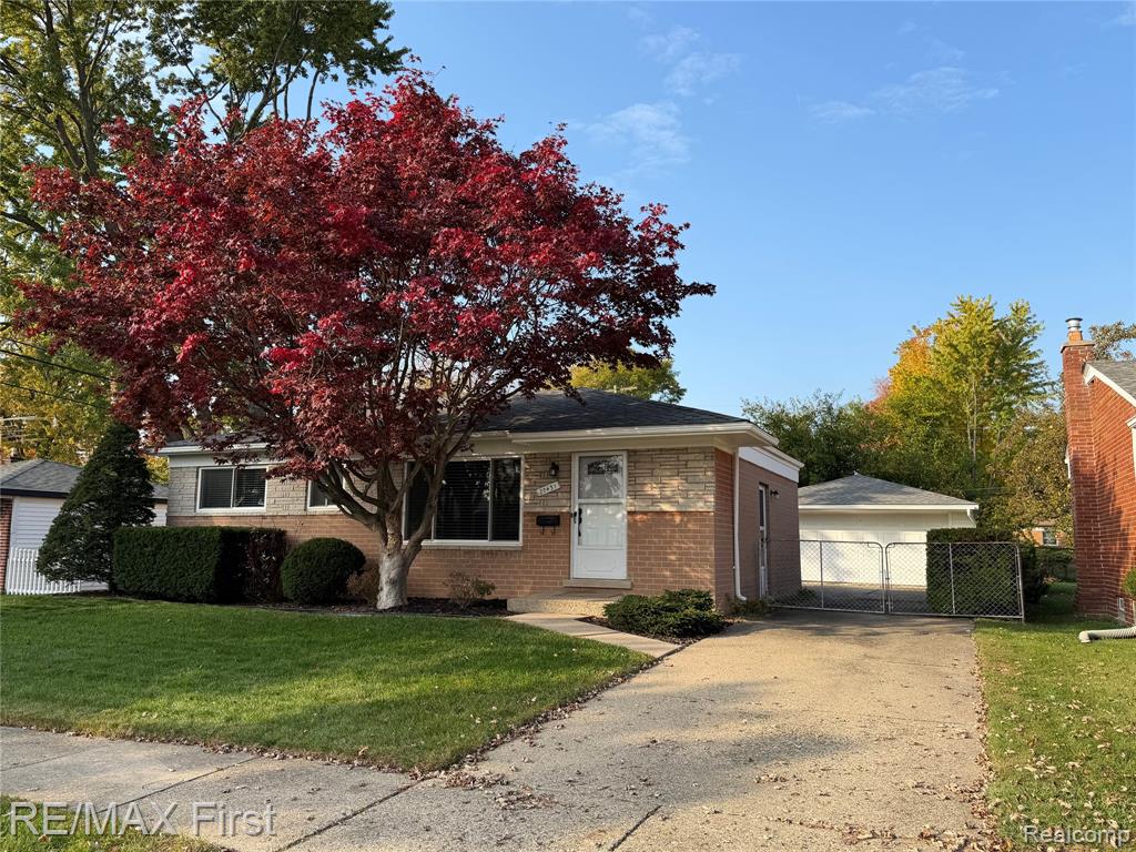 27431 Strathmoor Drive — photo