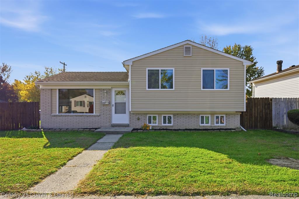 28711 Halecreek Street — photo