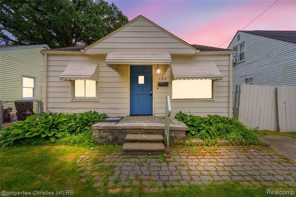 134 E Brockton Avenue — photo