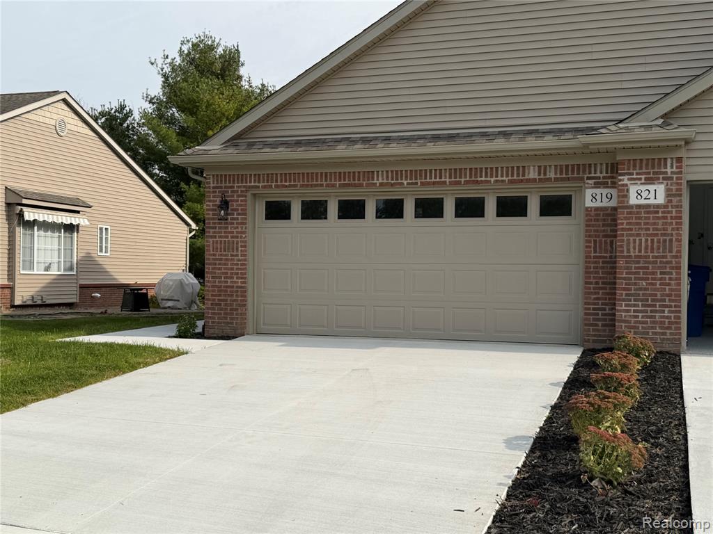 819 Chelsea Ridge Court — photo