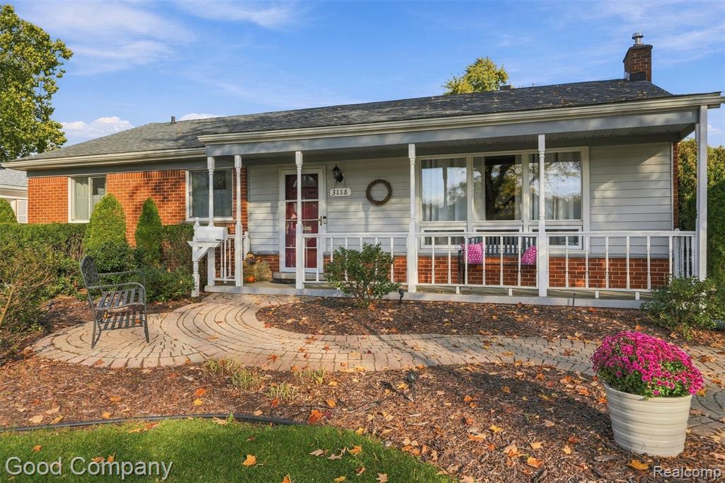 3118 Clawson Avenue — photo
