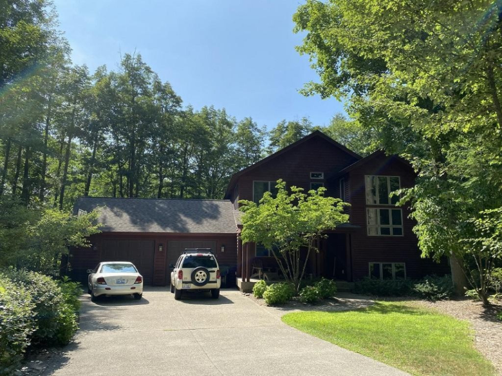 975 Ridgeview Lane, Saugatuck, MI 49453