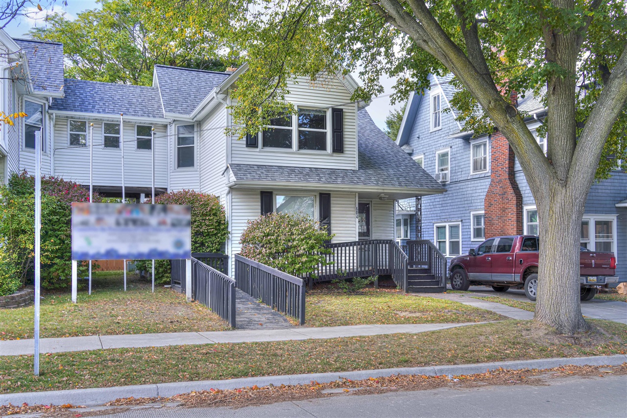 604 Greenwood Place — photo