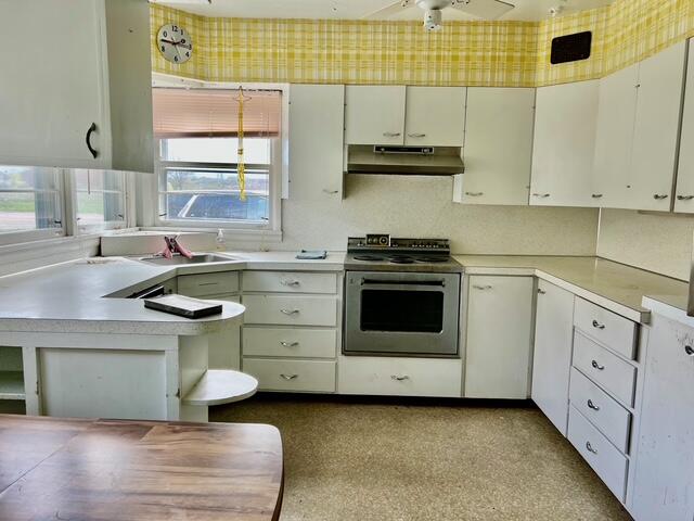 Home in Norton Shores, MI 49444 — photo 3