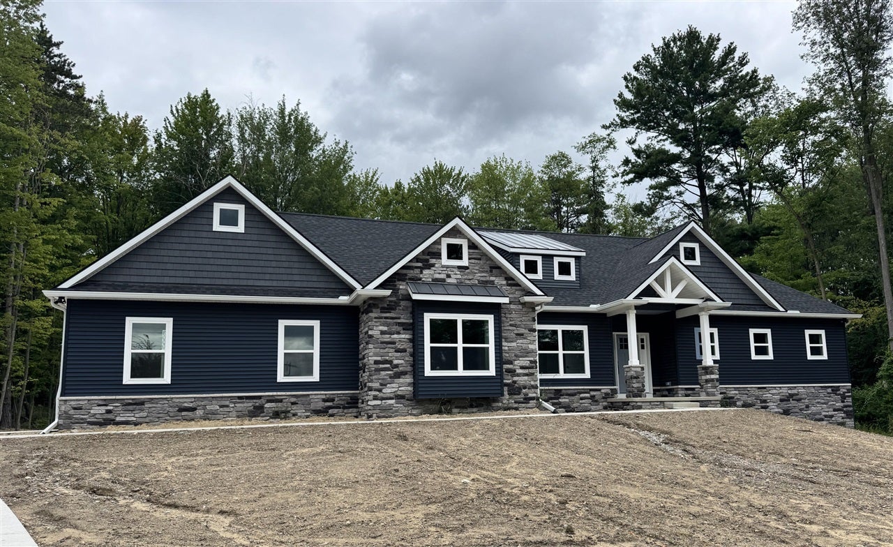5570 Golf Club Road — photo