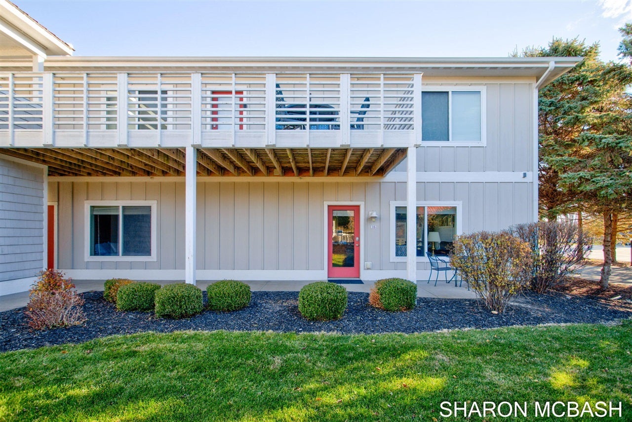 320 Blue Star Highway 35 — photo