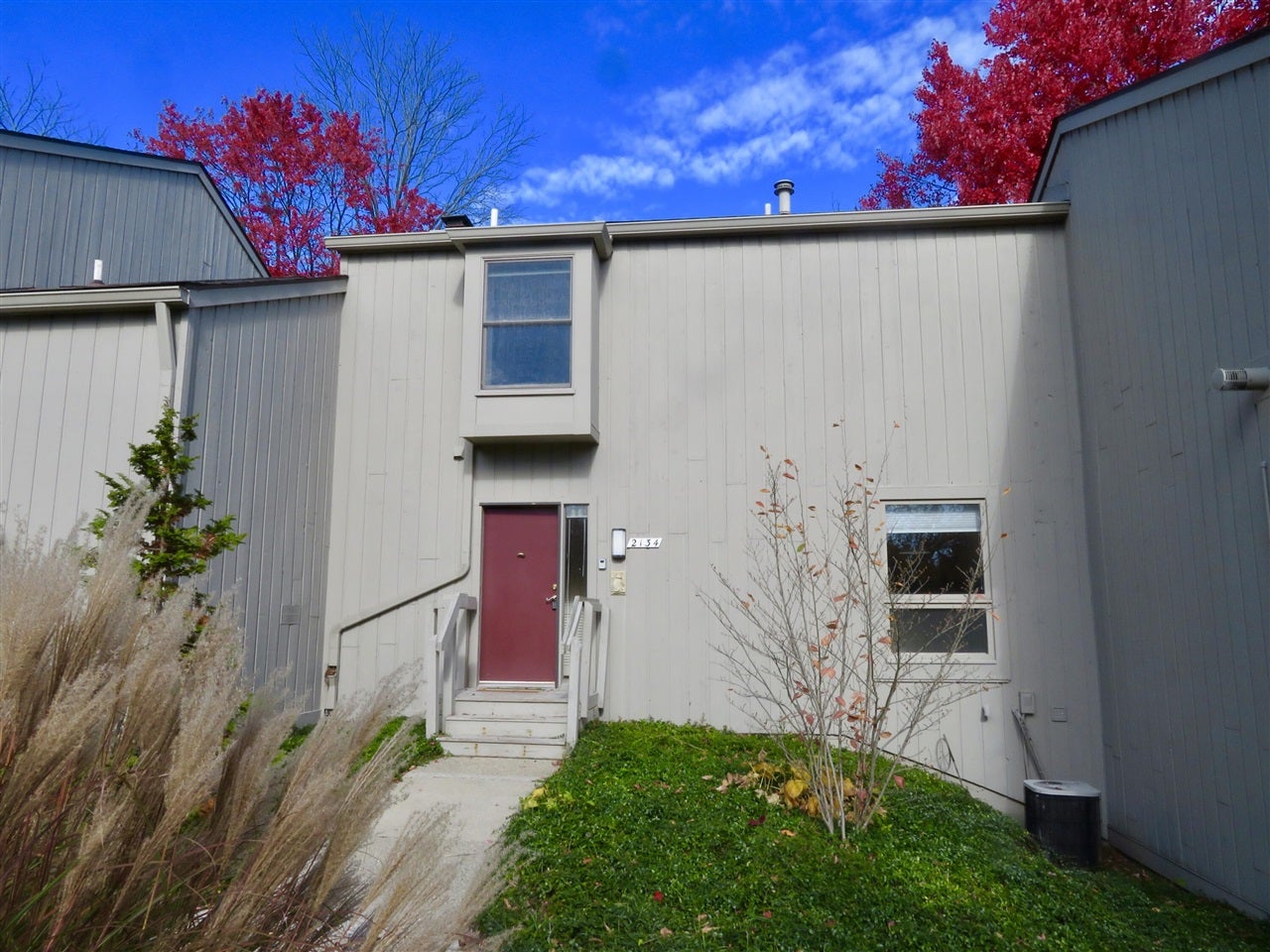 2134 Overlook Court — photo