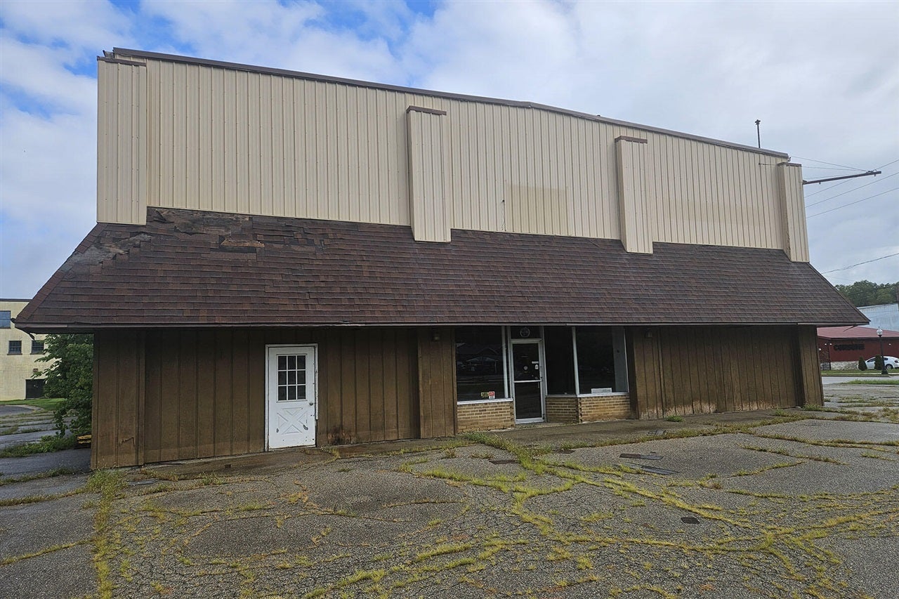 420 S Steele Street Main — photo