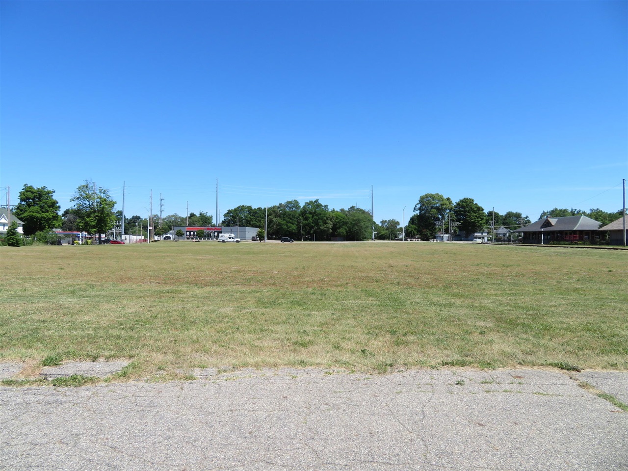410 W Chicago Road — photo