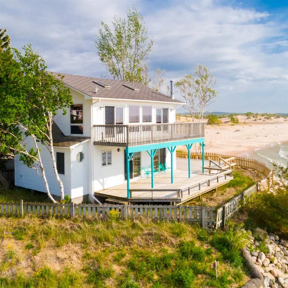 2767 N Lakeshore Drive — photo