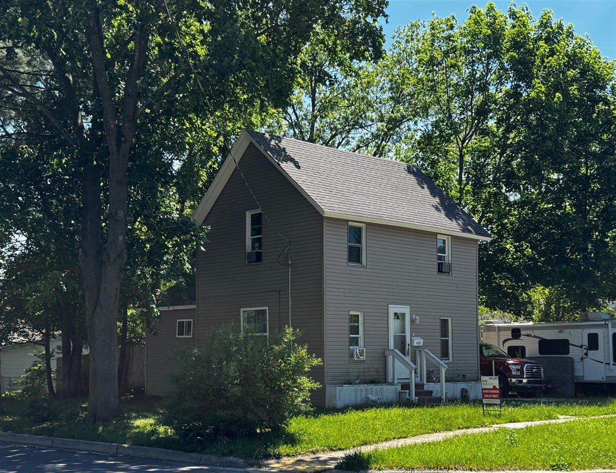 620 E Green Street — photo