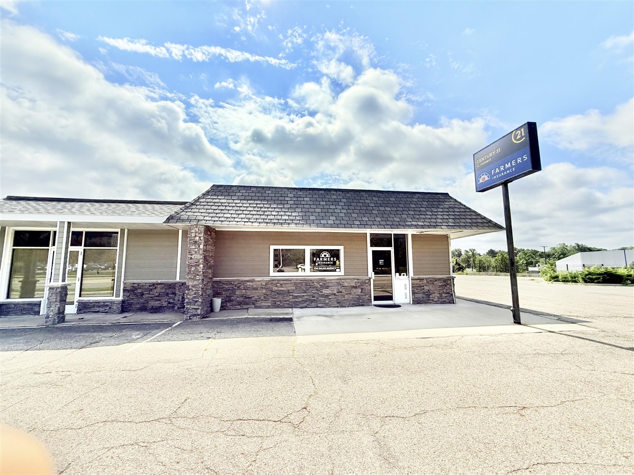 1522 Gull Road — photo