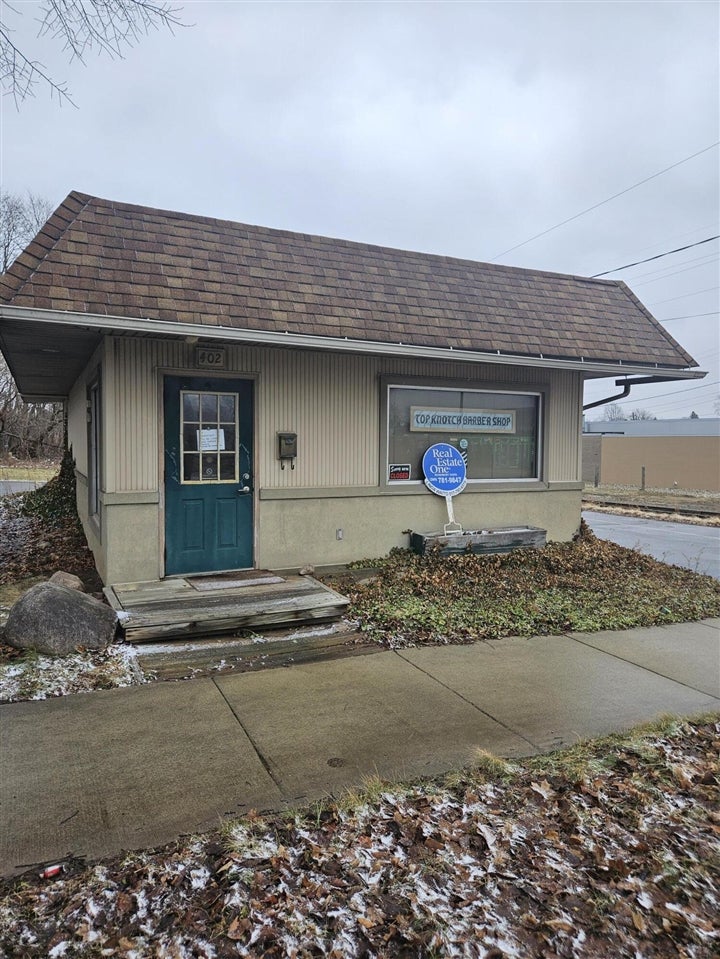 402 N Superior Street — photo