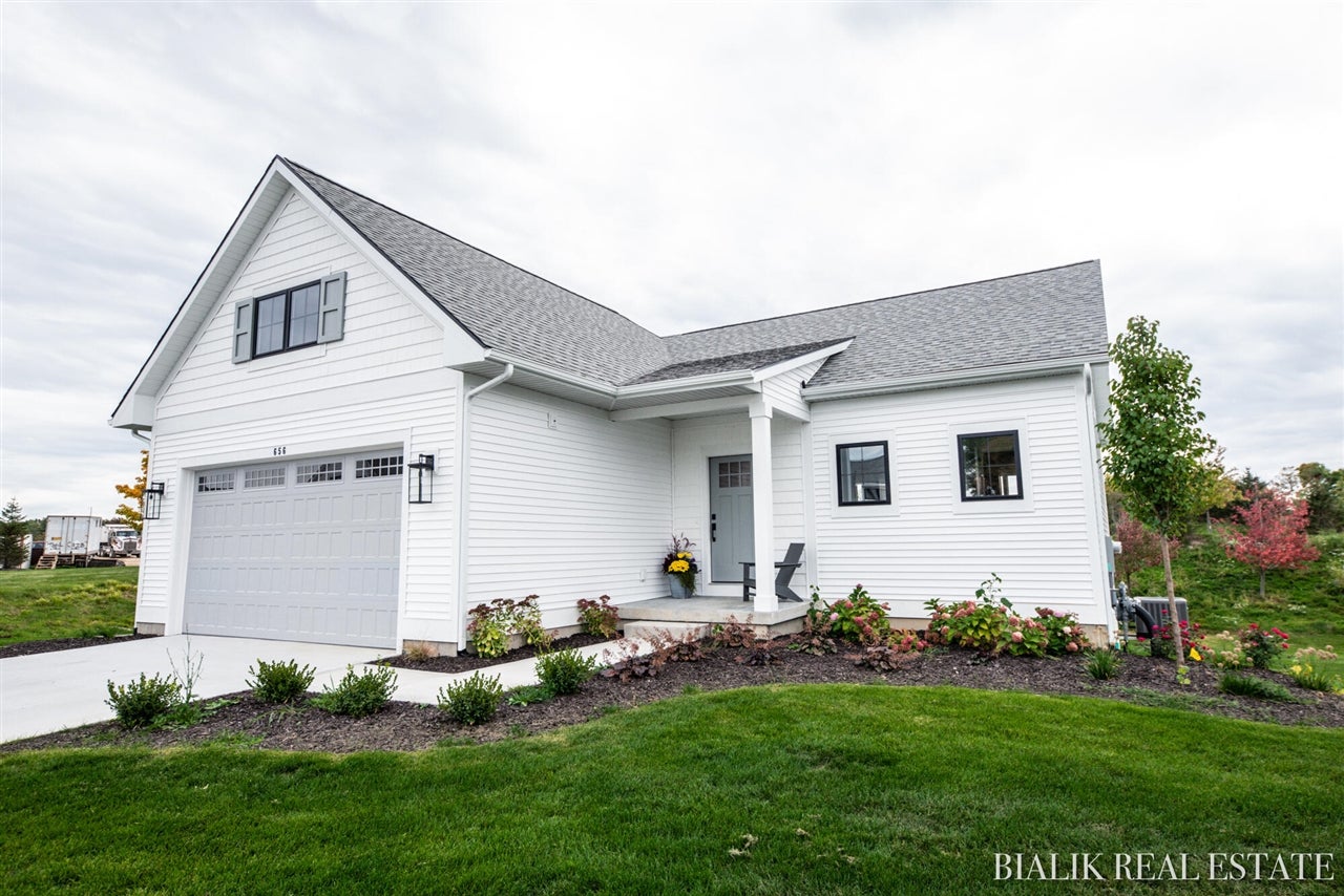 594 Sun Vale Lane — photo