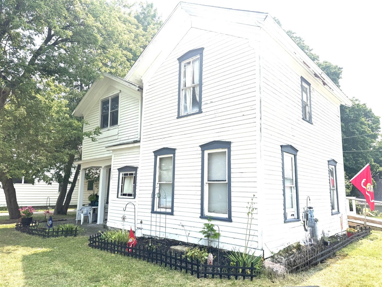313 W 6th Street — photo