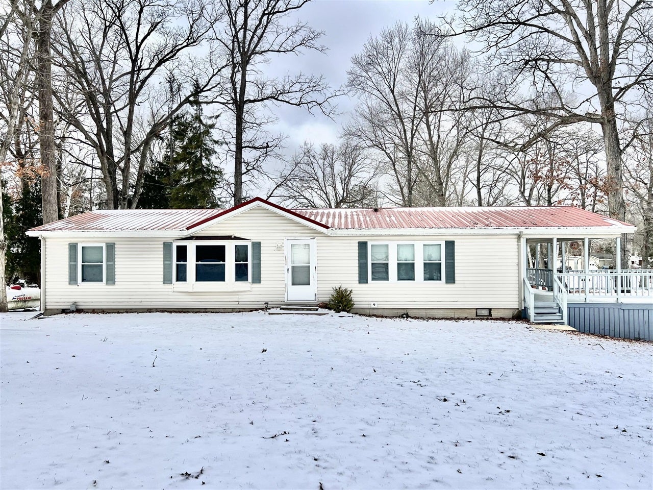 5482 Circle Drive — photo