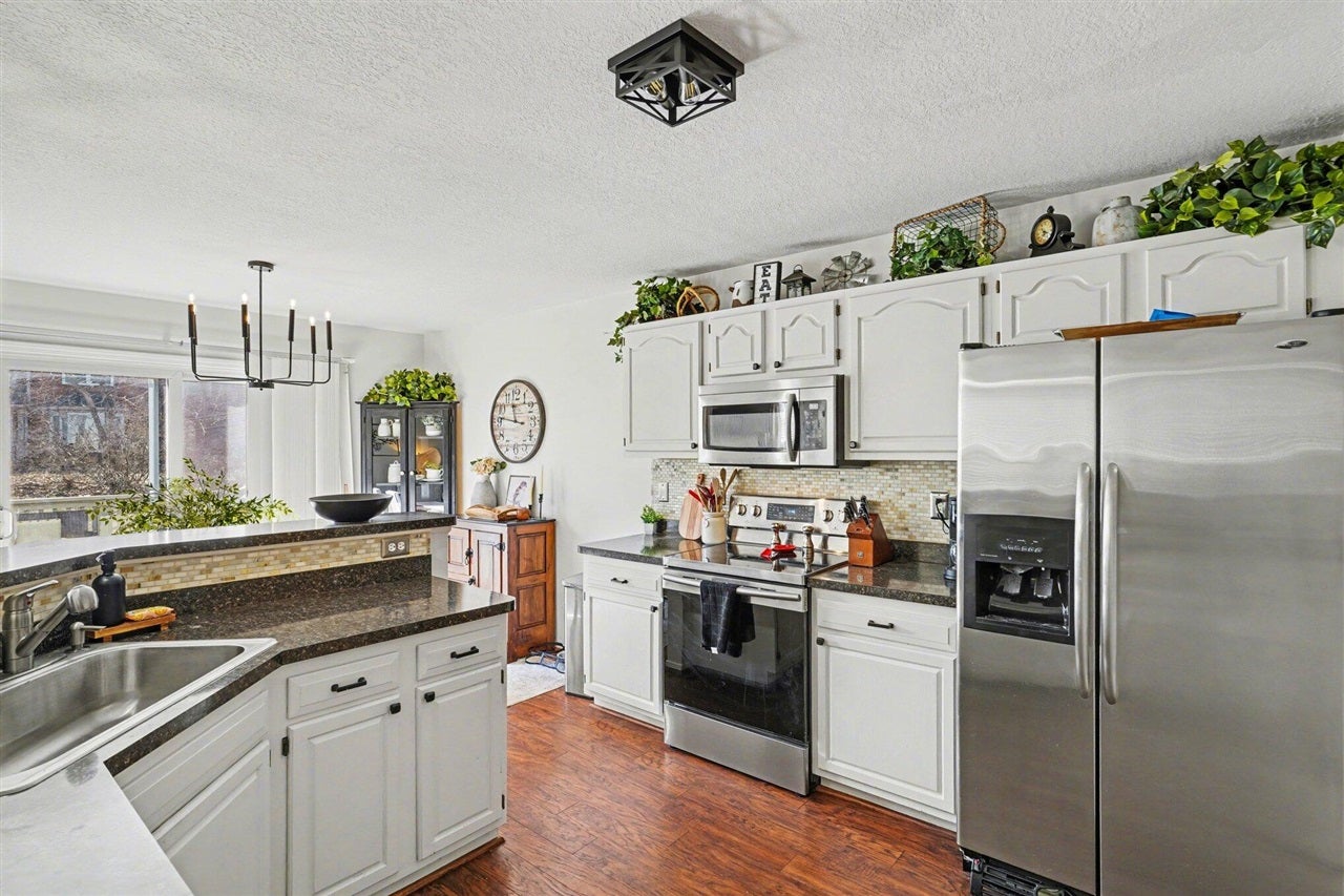 4404 Willow View Court — photo