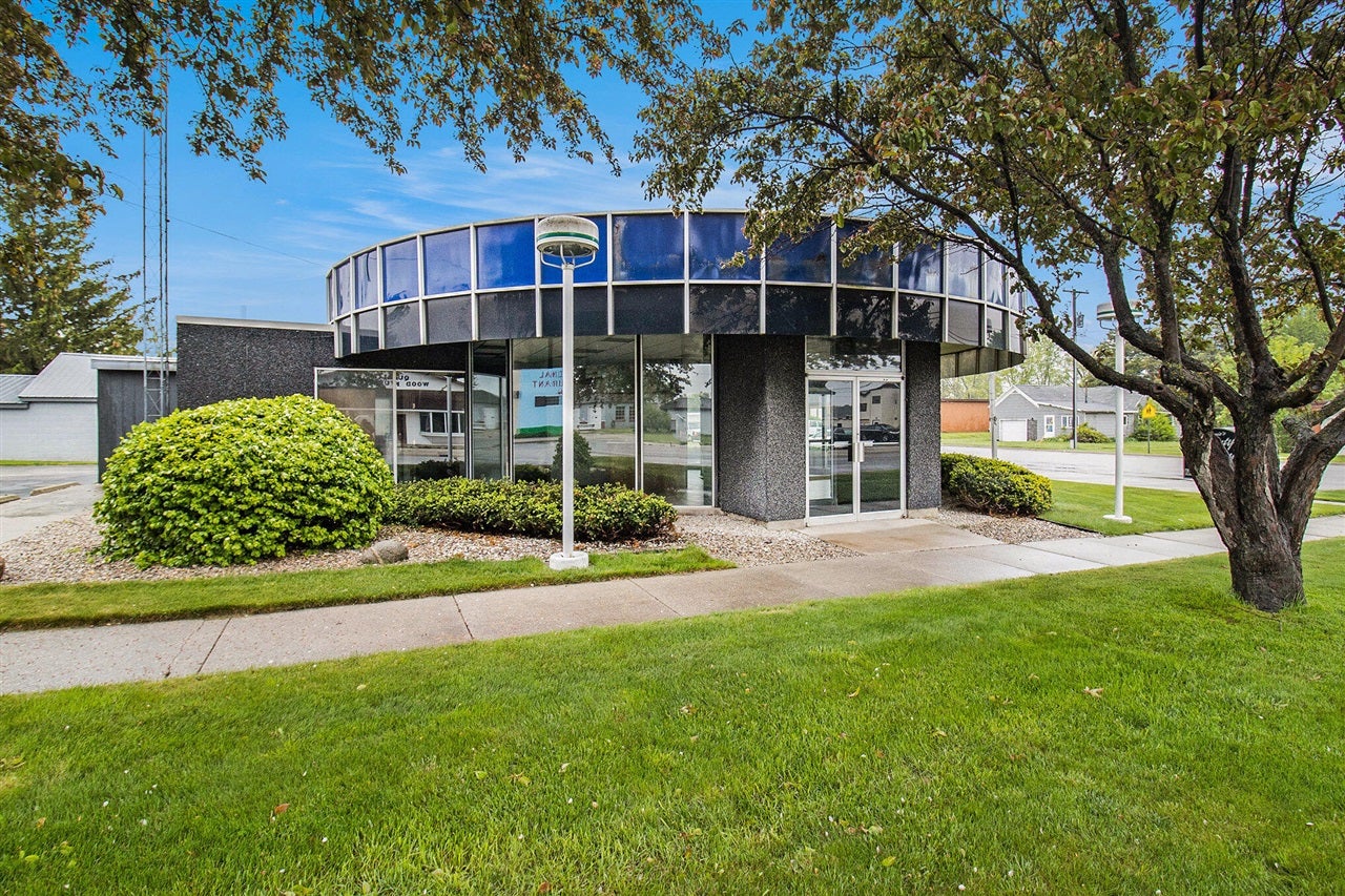 2351 E US 10 — photo