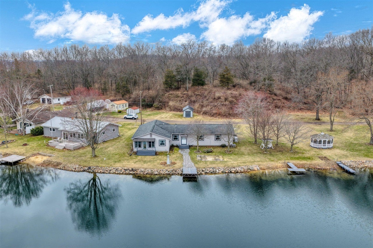 228 Oak Grove Drive — photo