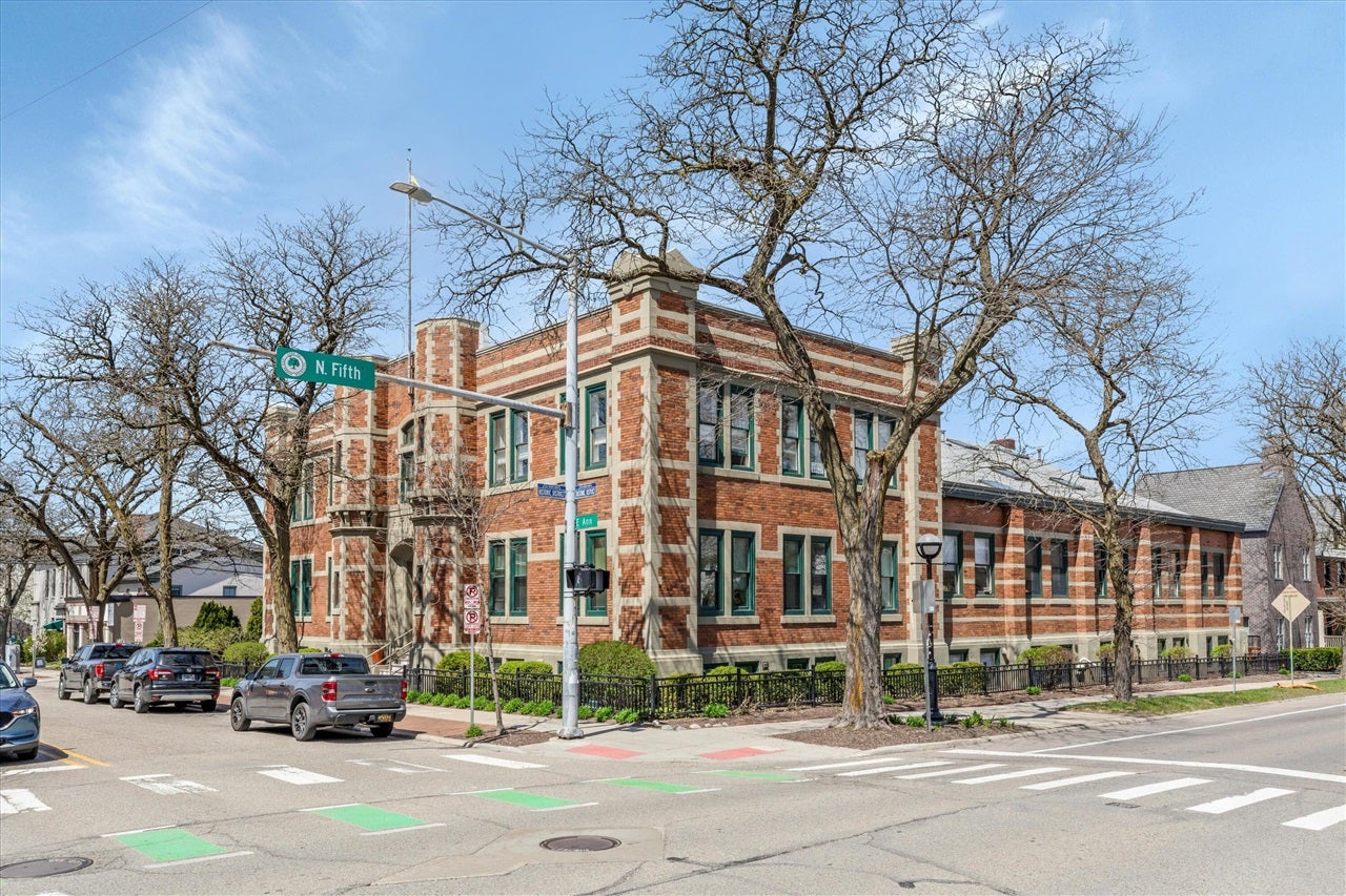 223 E Ann Street 1 — photo