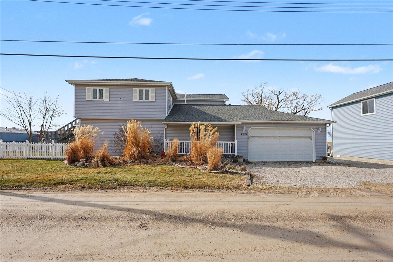 7128 Lazy Lane — photo