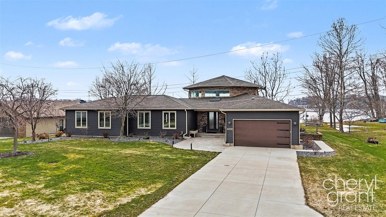 7022 Strawberry Lane — photo