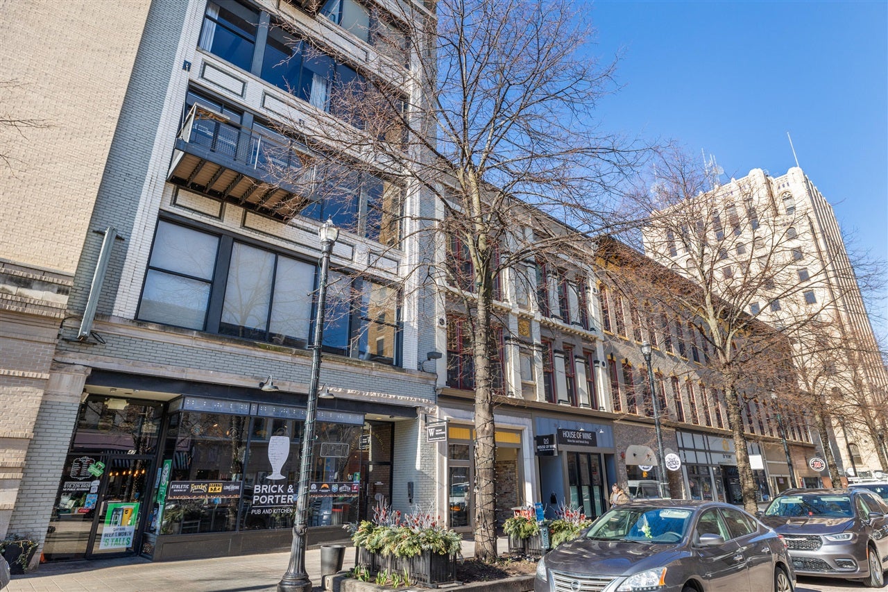 49 Monroe Center Street 5 — photo