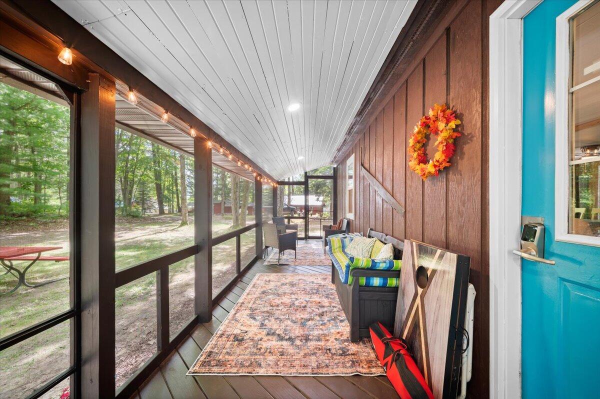 20308 Lakeview Drive — photo