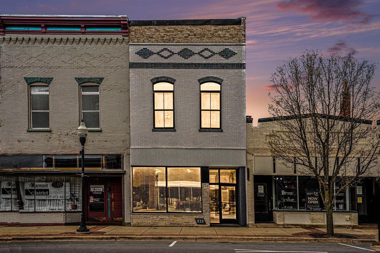 113 W Ferry Street — photo