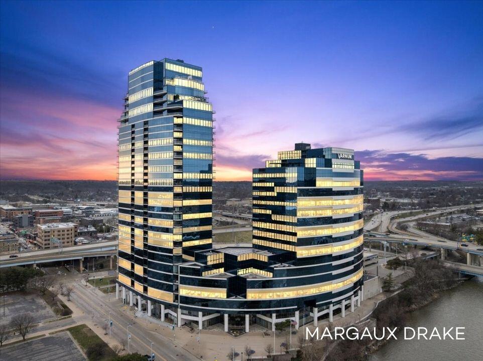 335 Bridge Street 3200 — photo