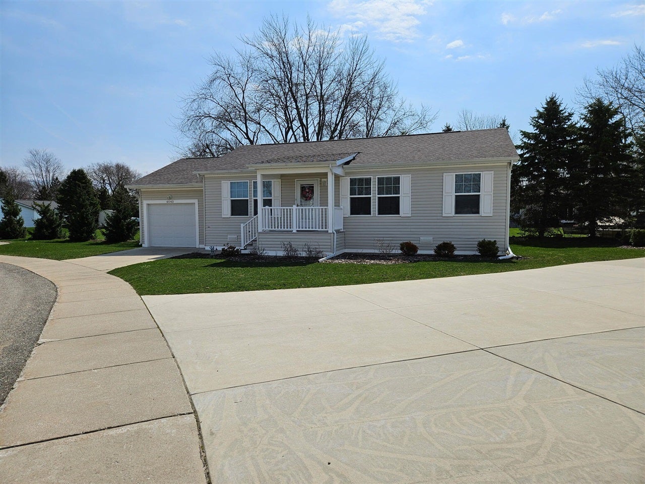 6543 W Meadowlark Drive — photo