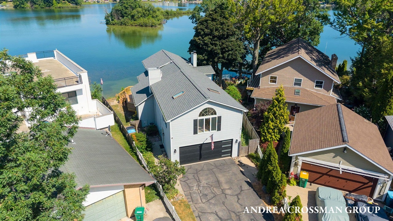 567 Breezy Bluff Street — photo