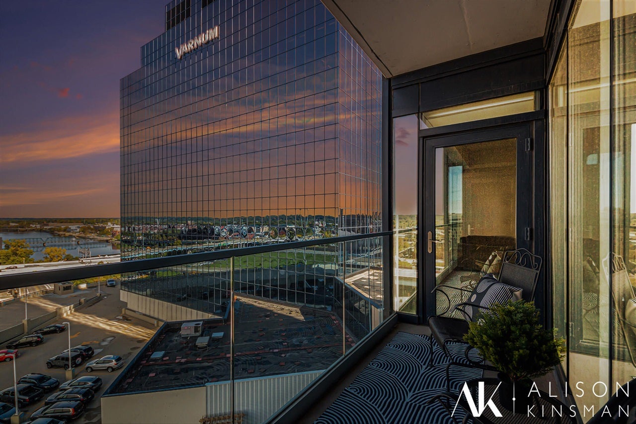 335 Bridge Street 1003 — photo