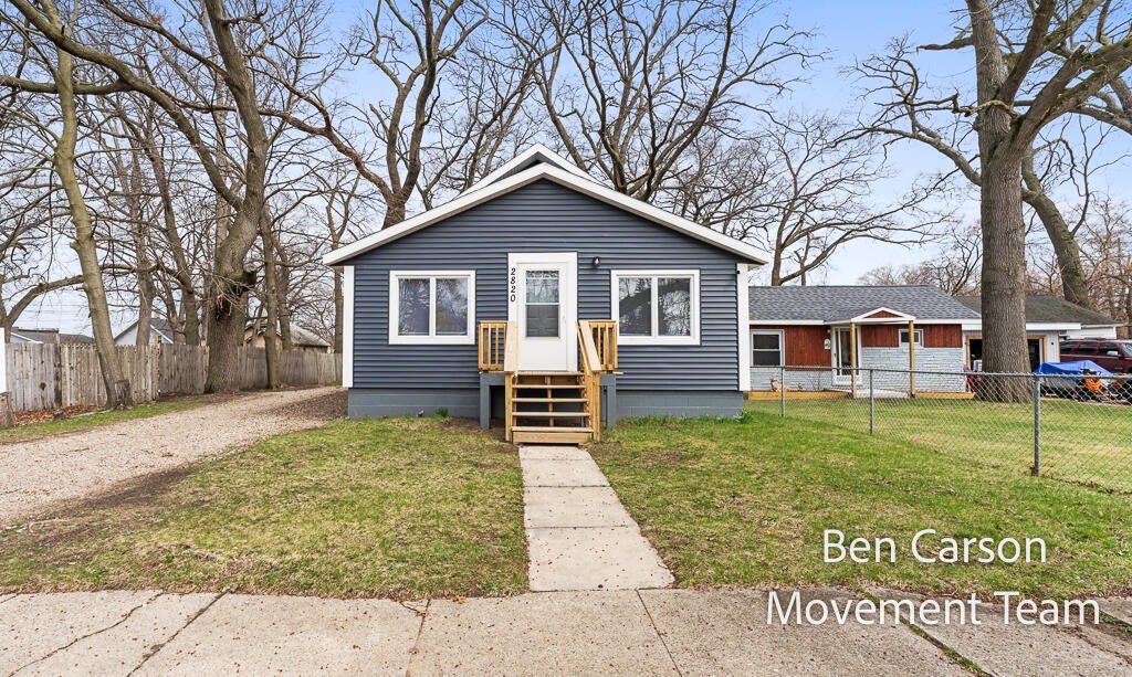 2820 Lemuel Street — photo