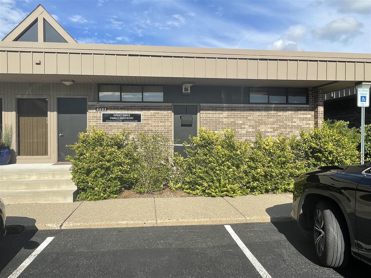 8582 N Canton Center Road — photo