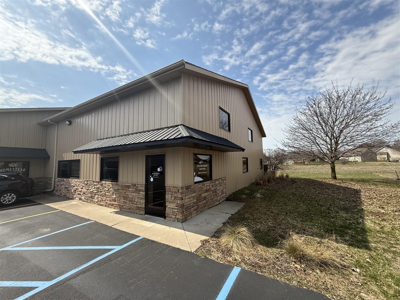 3588 Green Pointe Center 1 — photo