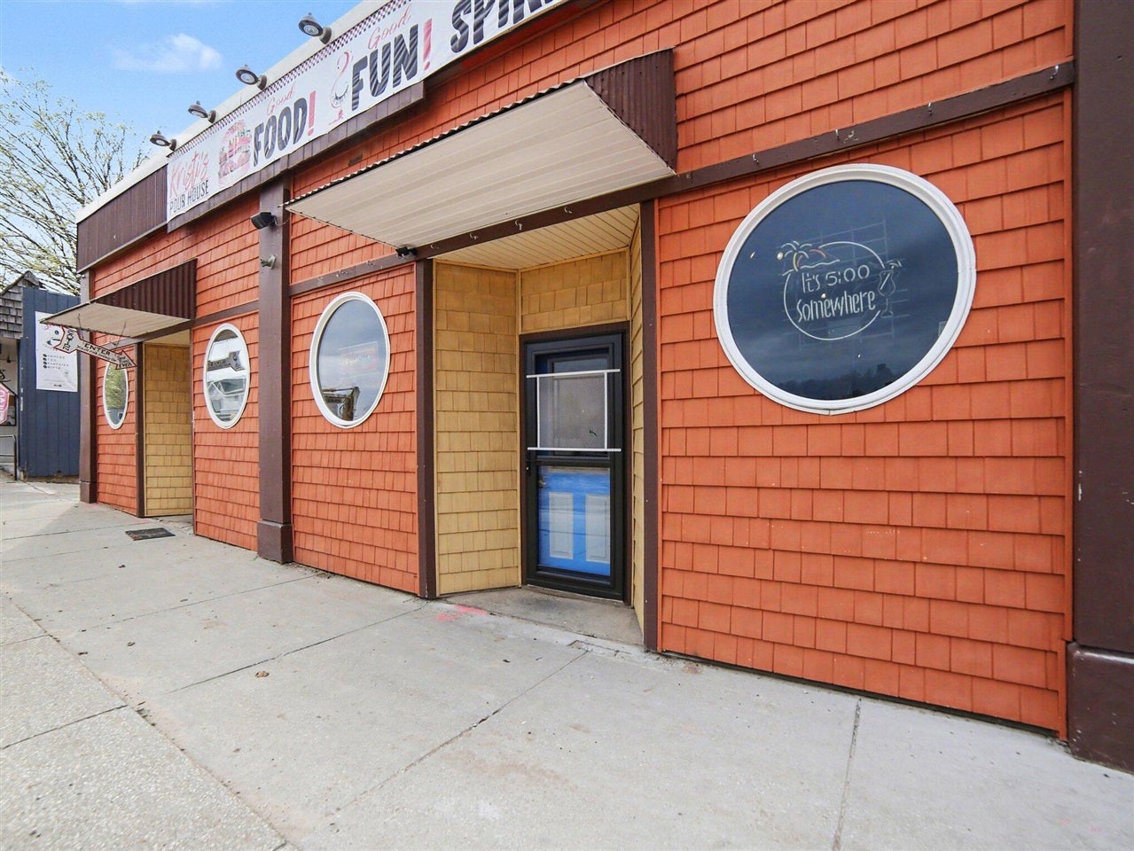 211 E Main Street — photo