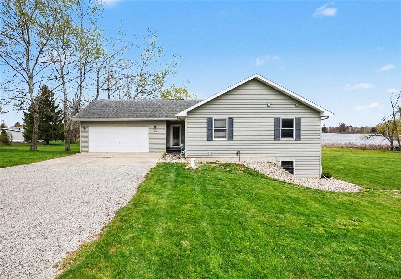 3520 W Lake Drive — photo