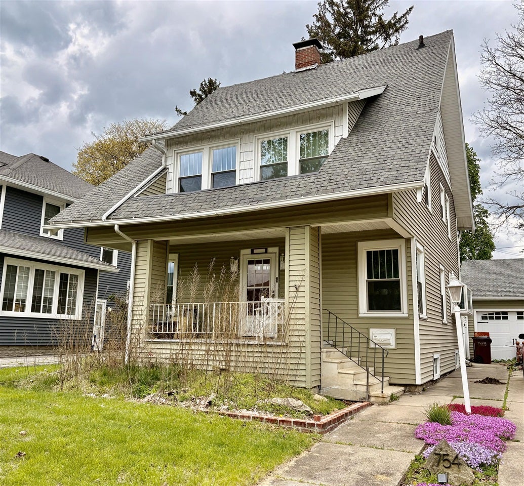 754 Oakridge Drive — photo