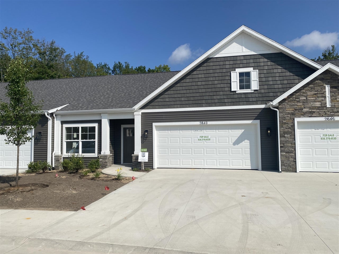 2843 W Cobblestone Court 18 — photo