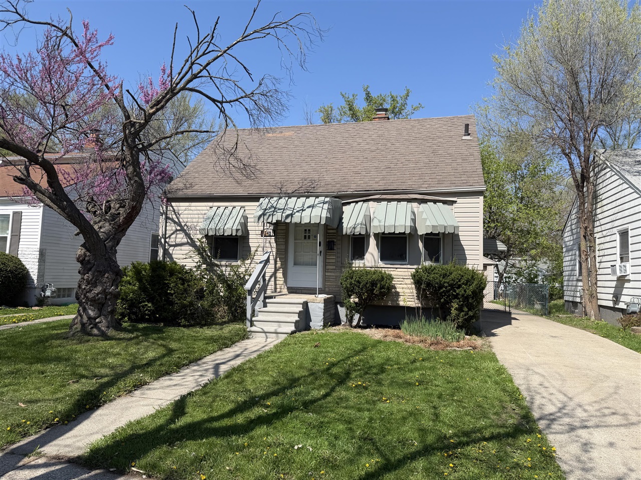 19421 Elkhart Street — photo