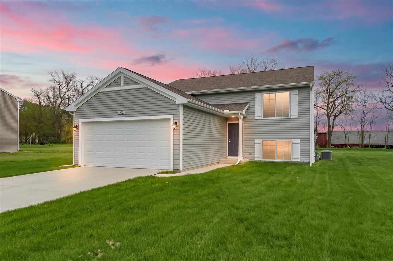 58727 Pond View Lane, Three Rivers, MI 49093