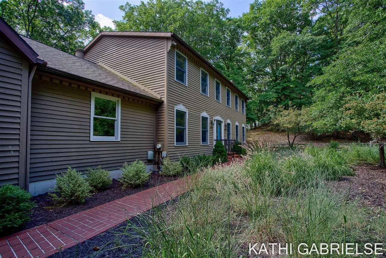 313 Stickney Ridge Road — photo