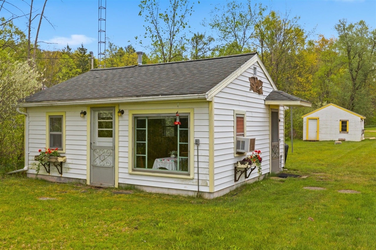 1196 Lakeview Drive — photo