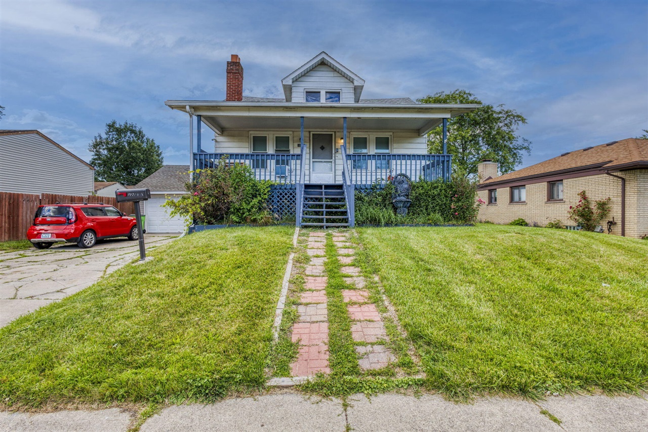 18635 Meier Street Unit: Back — photo